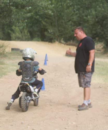 Séance de moto séjour enfants 6-9 ans dans l'Hérault