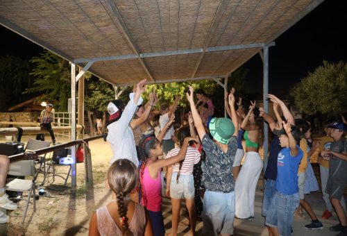 Colonies de vacances d'Été, boom, danse, amusement