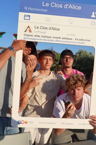 enfants dans un cadre photo 